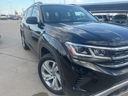 Used 2021 Volkswagen Atlas SE image 2