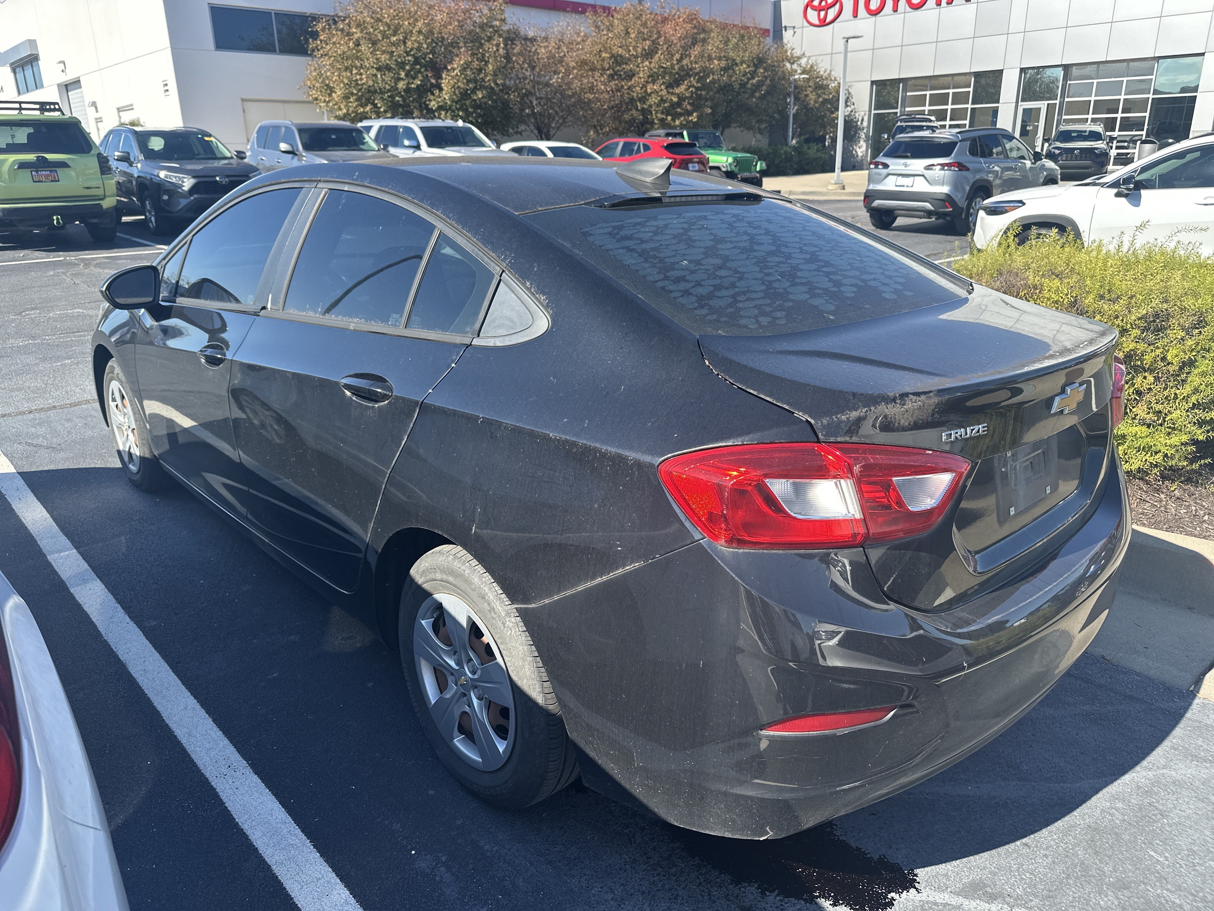 Used 2017 Chevrolet Cruze LS FWD image 7