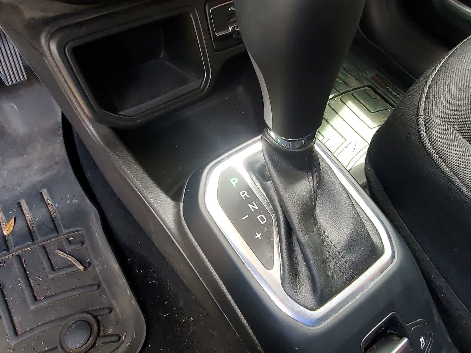 Used 2018 Jeep Renegade Sport w/ Power & Air Group FWD image 16