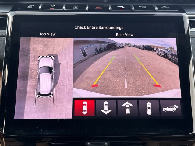 Used 2025 Jeep Grand Cherokee Summit AWD/4WD image 9