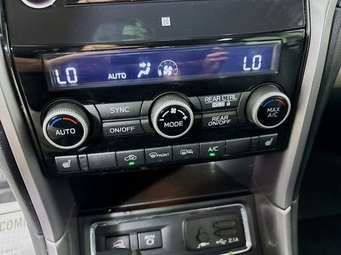 Used 2020 Subaru Ascent Limited w/ Popular Package #3 AWD/4WD image 16