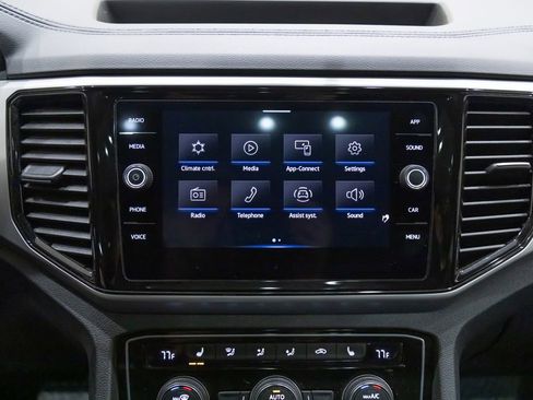 Used 2023 Volkswagen Atlas Cross Sport SE w/ Panoramic Sunroof Package image 23