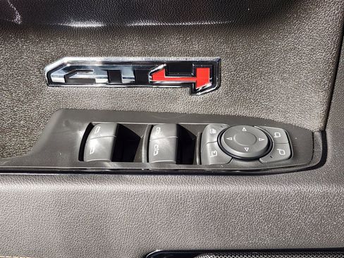 Used 2025 GMC Sierra 1500 AT4 w/ AT4 Premium Package image 28