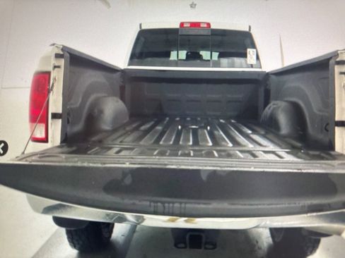 Used 2018 RAM 2500 SLT w/ Cold Weather Group image 8