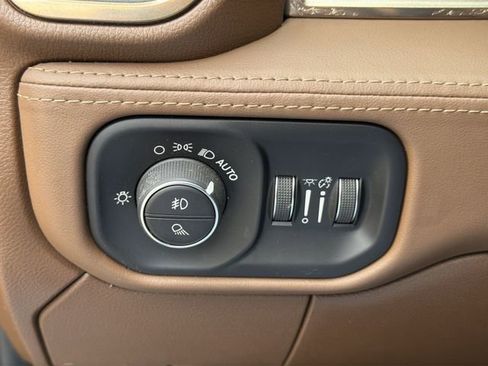 Used 2022 RAM 3500 Limited image 35