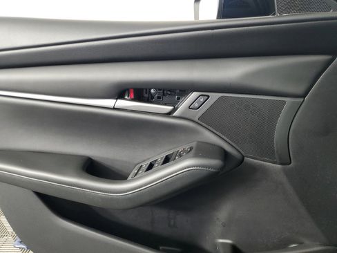 Used 2020 MAZDA MAZDA3 Hatchback image 28