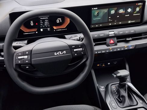 New 2026 Kia K4 LXS image 23