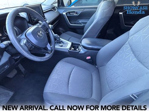 Used 2021 Toyota RAV4 XLE w/ Convenience Package AWD/4WD image 9