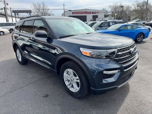 Used 2023 Ford Explorer XLT w/ Equipment Group 202A AWD/4WD image 17