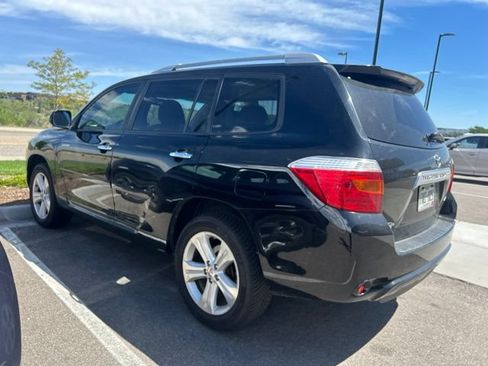 Used 2010 Toyota Highlander Limited w/ Extra Value Pkg 8 AWD/4WD image 4