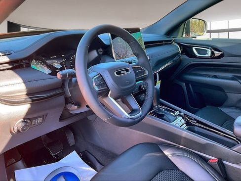 New 2026 Jeep Compass Latitude image 7