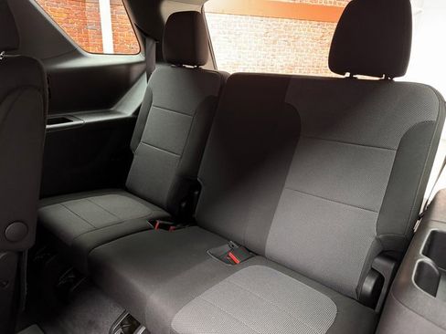 Used 2023 Chevrolet Traverse LT image 26