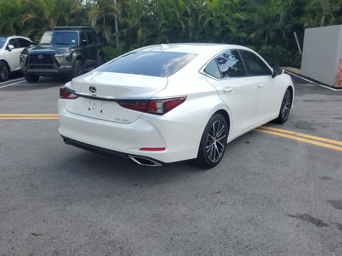 Certified 2025 Lexus ES 350 w/ Premium Package image 7