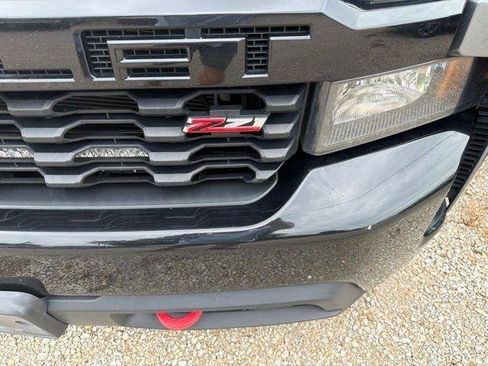 Used 2019 Chevrolet Silverado 1500 Custom Trail Boss w/ Custom Convenience Package AWD/4WD image 3