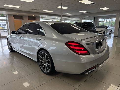 Used 2019 Mercedes-Benz S 560 Sedan image 2