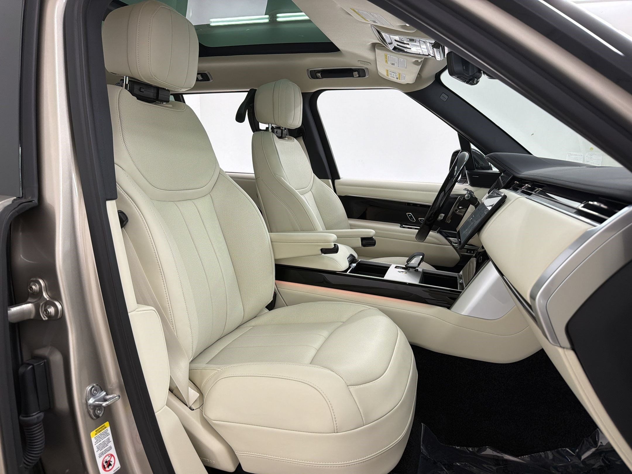 New 2026 Land Rover Range Rover SE AWD/4WD image 24
