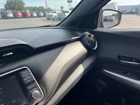 Used 2020 Nissan Kicks SR w/ SR Premium Package FWD image 24