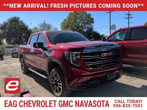 Used 2024 GMC Sierra 1500 AT4 w/ Technology Package image 1