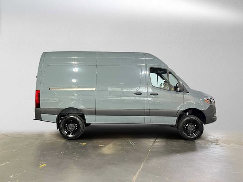 Used 2026 Mercedes-Benz Sprinter 2500 image 2