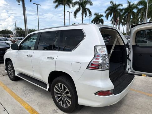 Used 2023 Lexus GX 460 Luxury w/ Accessory Package AWD/4WD image 4