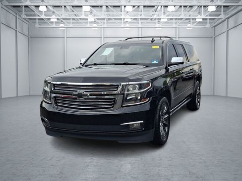 Used 2018 Chevrolet Suburban Premier AWD/4WD image 1