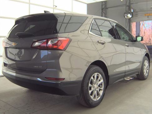 Used 2019 Chevrolet Equinox LT image 2