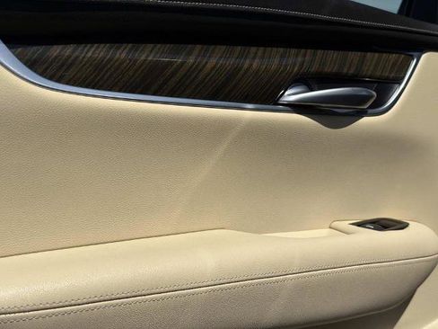 Used 2019 Cadillac XT5 FWD image 18