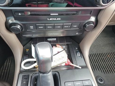 Used 2023 Lexus GX 460 Premium image 19