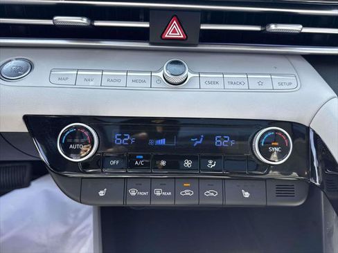 Used 2025 Hyundai Elantra Limited w/ Cargo Package FWD image 30