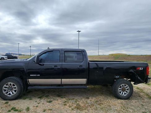 Used 2013 Chevrolet Silverado 3500 LT w/ Interior Plus Package AWD/4WD image 3