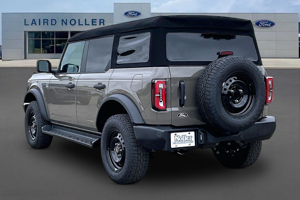 New 2026 Ford Bronco Outer Banks AWD/4WD image 3