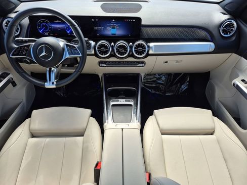 Used 2024 Mercedes-Benz EQB 300 4MATIC image 14