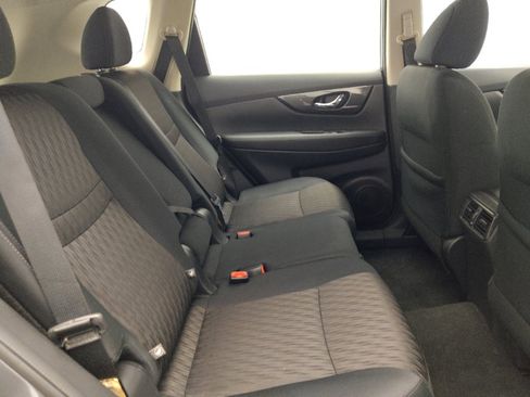 Used 2018 Nissan Rogue S FWD image 19