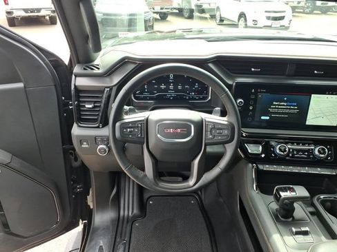 Used 2025 GMC Sierra 1500 AT4 w/ AT4 Premium Package AWD/4WD image 13