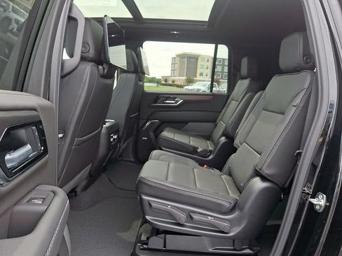 New 2026 GMC Yukon XL Denali w/ Denali Reserve Package AWD/4WD image 6