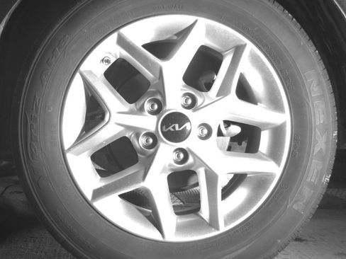 Used 2025 Kia Soul LX w/ LX Technology Package image 14