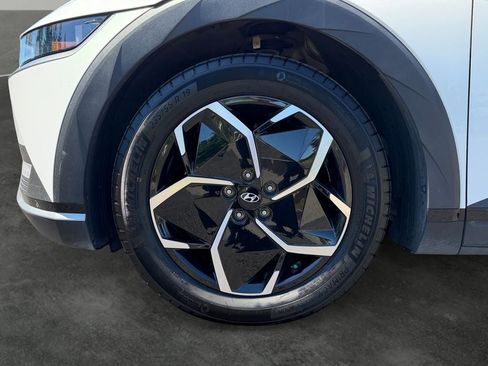 Used 2024 Hyundai Ioniq 5 SEL AWD/4WD image 5