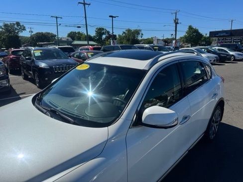 Used 2017 INFINITI QX50 AWD w/ Technology Package image 9
