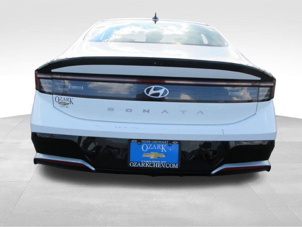 Used 2025 Hyundai Sonata SEL FWD image 4