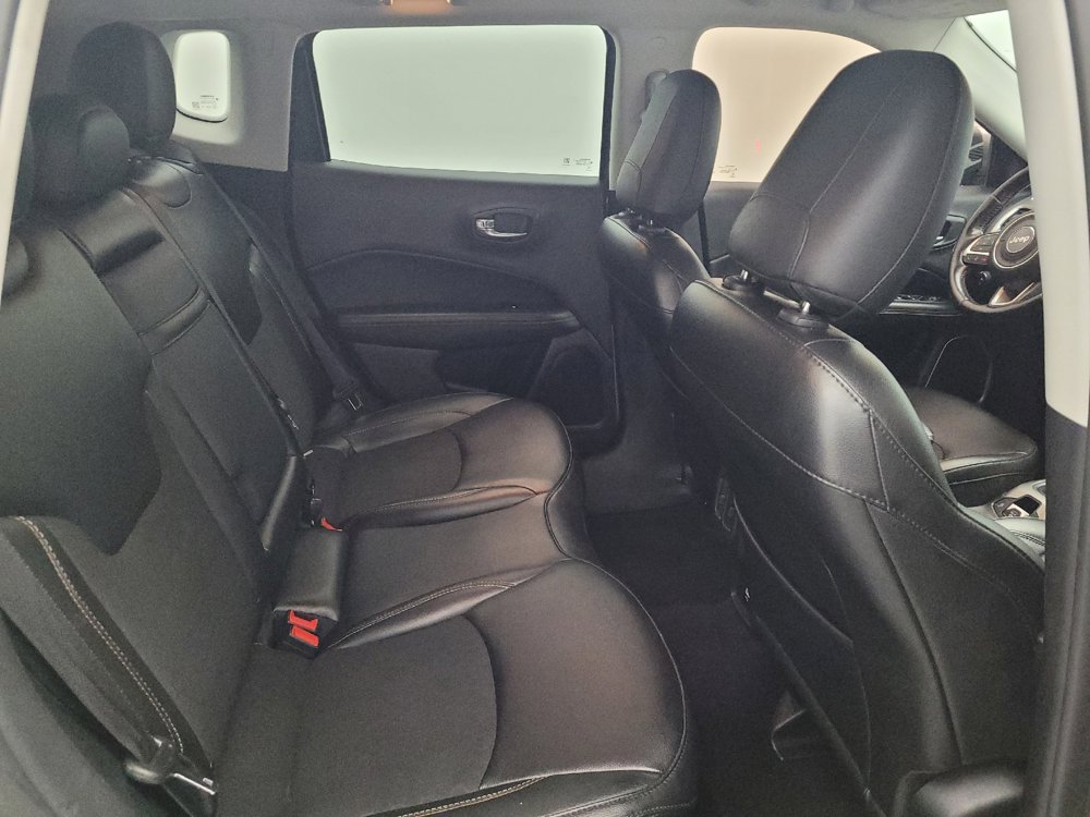Used 2020 Jeep Compass Latitude w/ Cold Weather Group AWD/4WD image 19