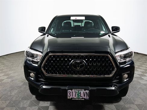 Certified 2019 Toyota Tacoma TRD Off-Road image 3