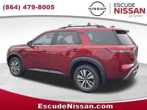 New 2026 Nissan Pathfinder SL FWD image 5