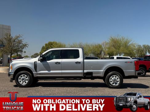 Used 2023 Ford F350 XLT AWD/4WD image 9