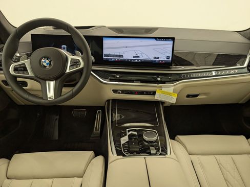 New 2026 BMW X7 xDrive40i w/ M Sport Package image 17