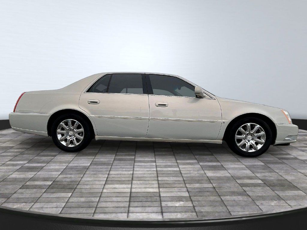 Used 2008 Cadillac DTS FWD image 8