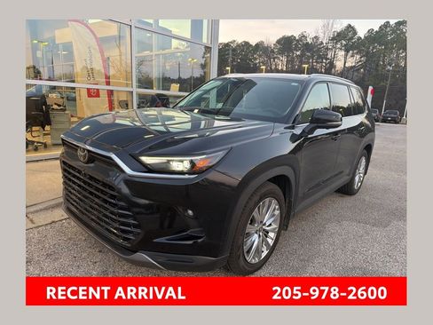 Used 2024 Toyota Grand Highlander Platinum image 1