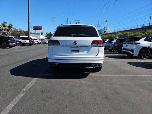 Used 2021 Volkswagen Atlas SE w/ Panoramic Sunroof Package image 6