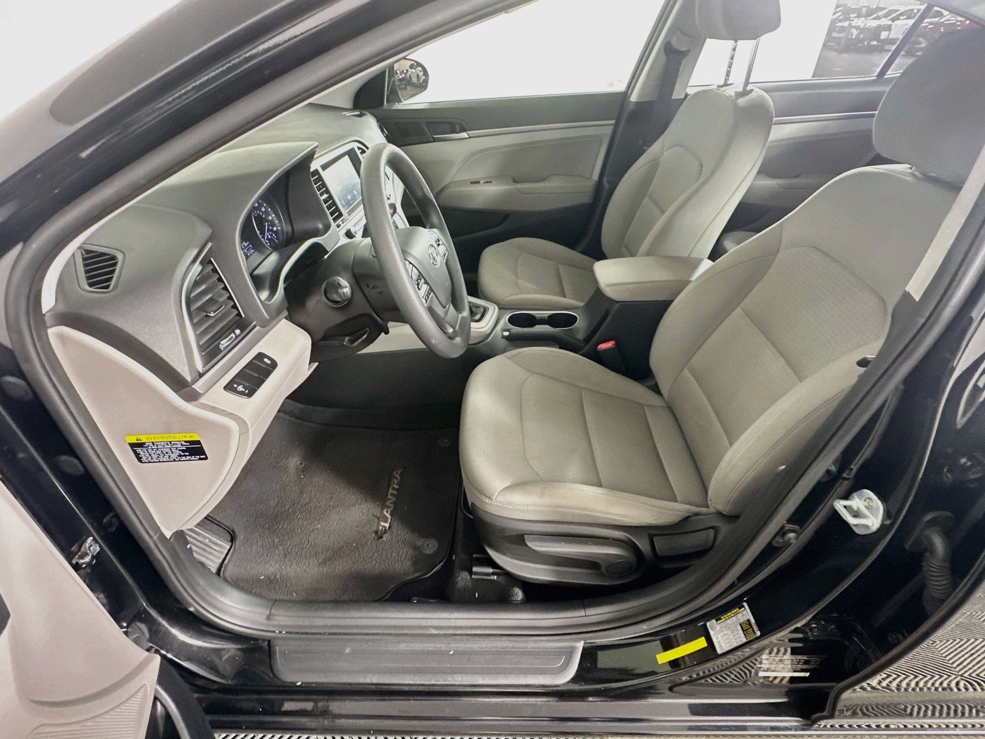 Used 2017 Hyundai Elantra SE FWD image 13