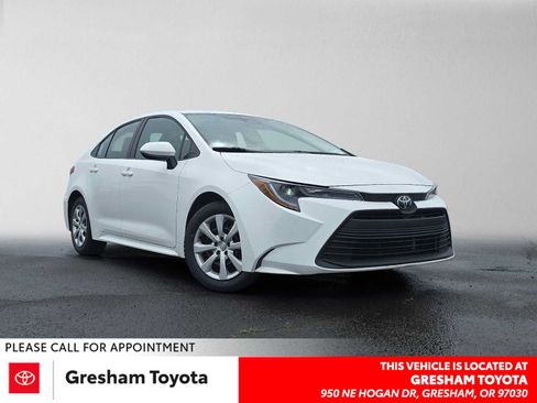 Used 2025 Toyota Corolla LE FWD image 1