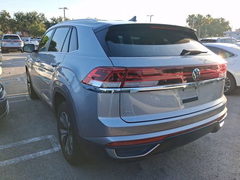 Used 2024 Volkswagen Atlas Cross Sport SE FWD image 9